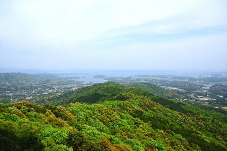 浜名湖を一望できる絶景ハイキングコース。新緑の湖西連峰（嵩山・神石山・船形山・座談山）を歩いてきた